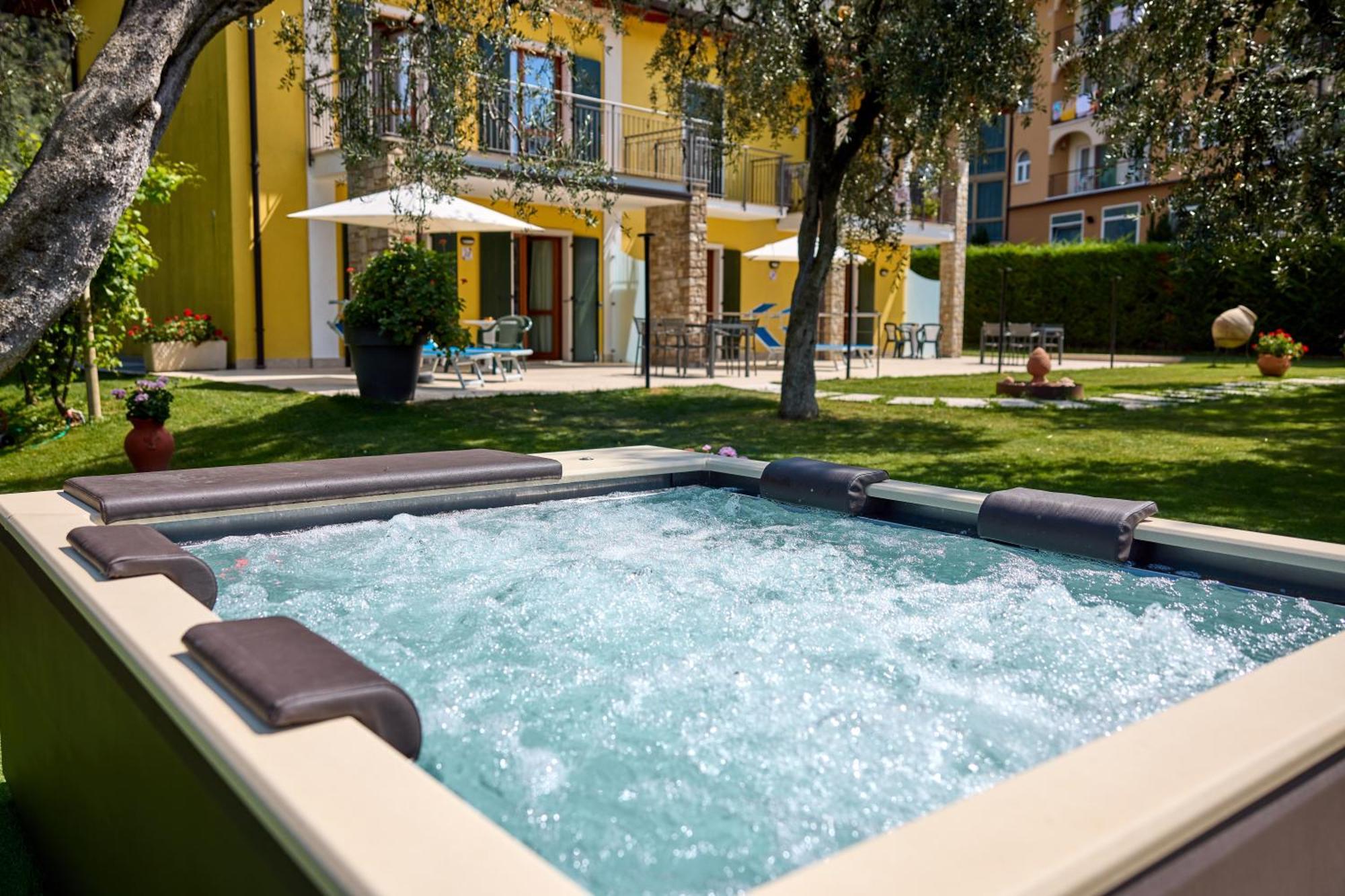 Casa Marisa Lägenhet Malcesine Exteriör bild